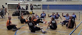 Illustratie bij Zitvolleybal is voor iedereen